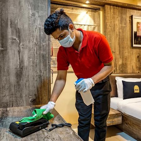 Clubhouse Hotel Raajpath Vadodara Dış mekan fotoğraf