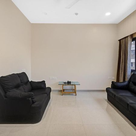 Clubhouse Hotel Raajpath Vadodara Dış mekan fotoğraf